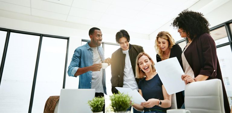 MBA Scholarships for Minorities with $10,000 Awards