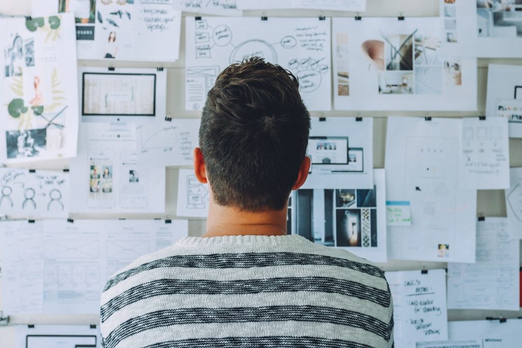 Explore the pros and cons of Executive MBA (EMBA) and Full-Time MBA programs. Compare curriculum, networking opportunities, and make an informed decision for your career advancement. Choose wisely between Executive MBA vs Full-Time MBA.